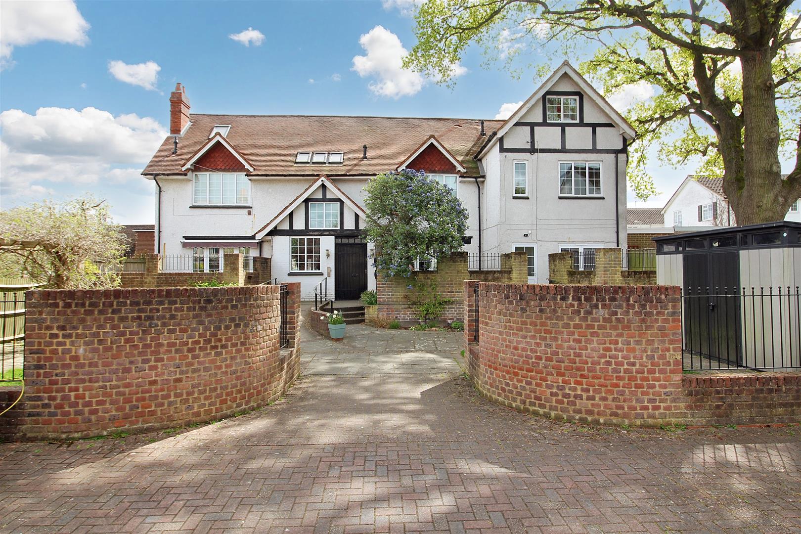 Grovelands Road, Reading
